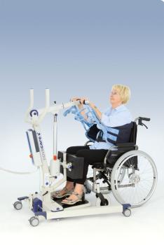 Prolift Argo im Einsatz mit Rollstuhl